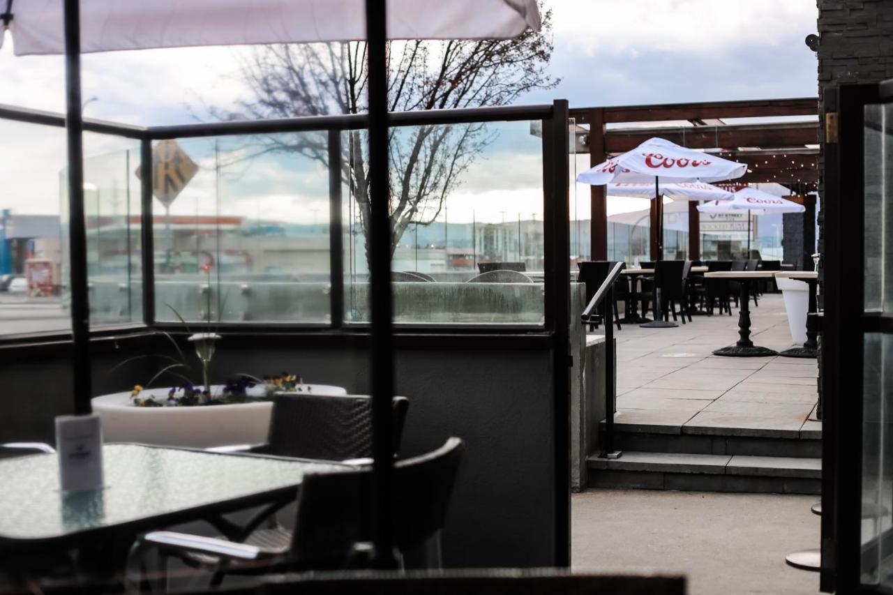 Best Western Plus Kelowna Hotel & Suites Eksteriør billede