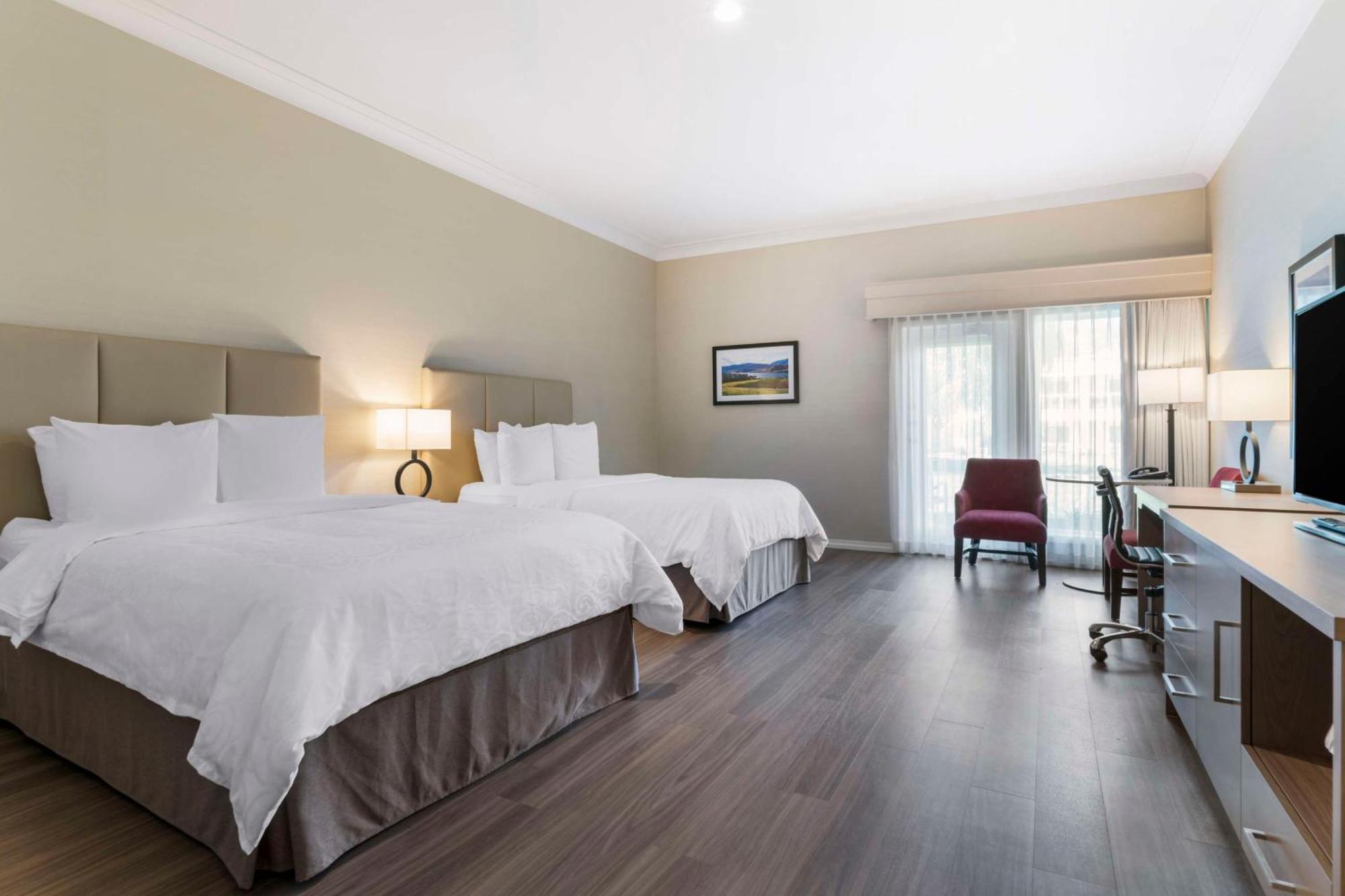 Best Western Plus Kelowna Hotel & Suites Eksteriør billede