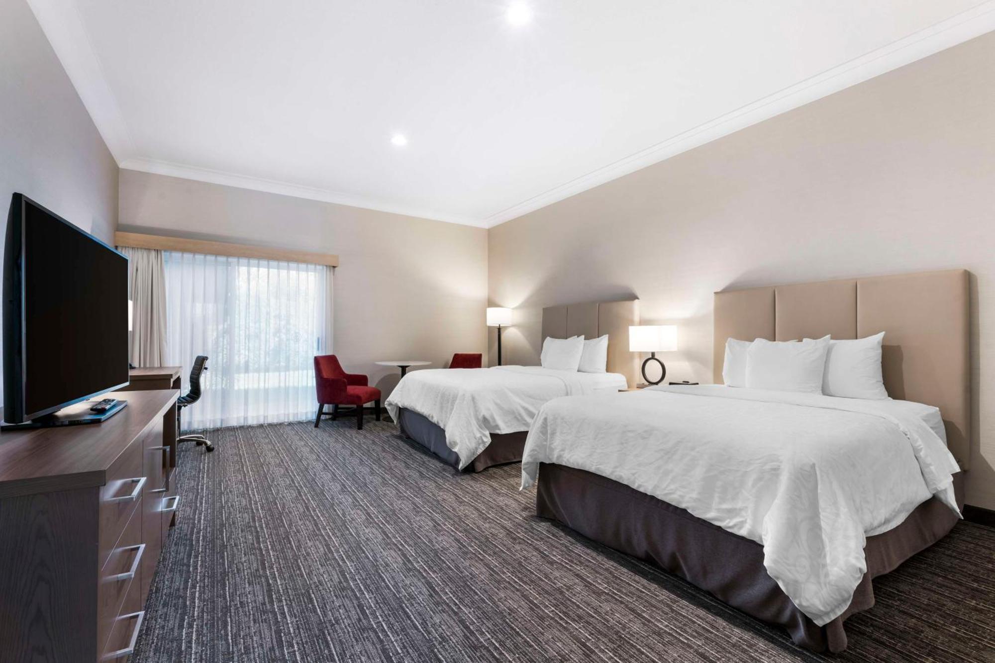 Best Western Plus Kelowna Hotel & Suites Eksteriør billede