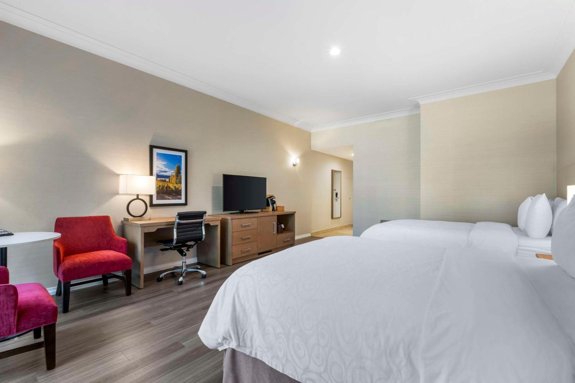Best Western Plus Kelowna Hotel & Suites Eksteriør billede