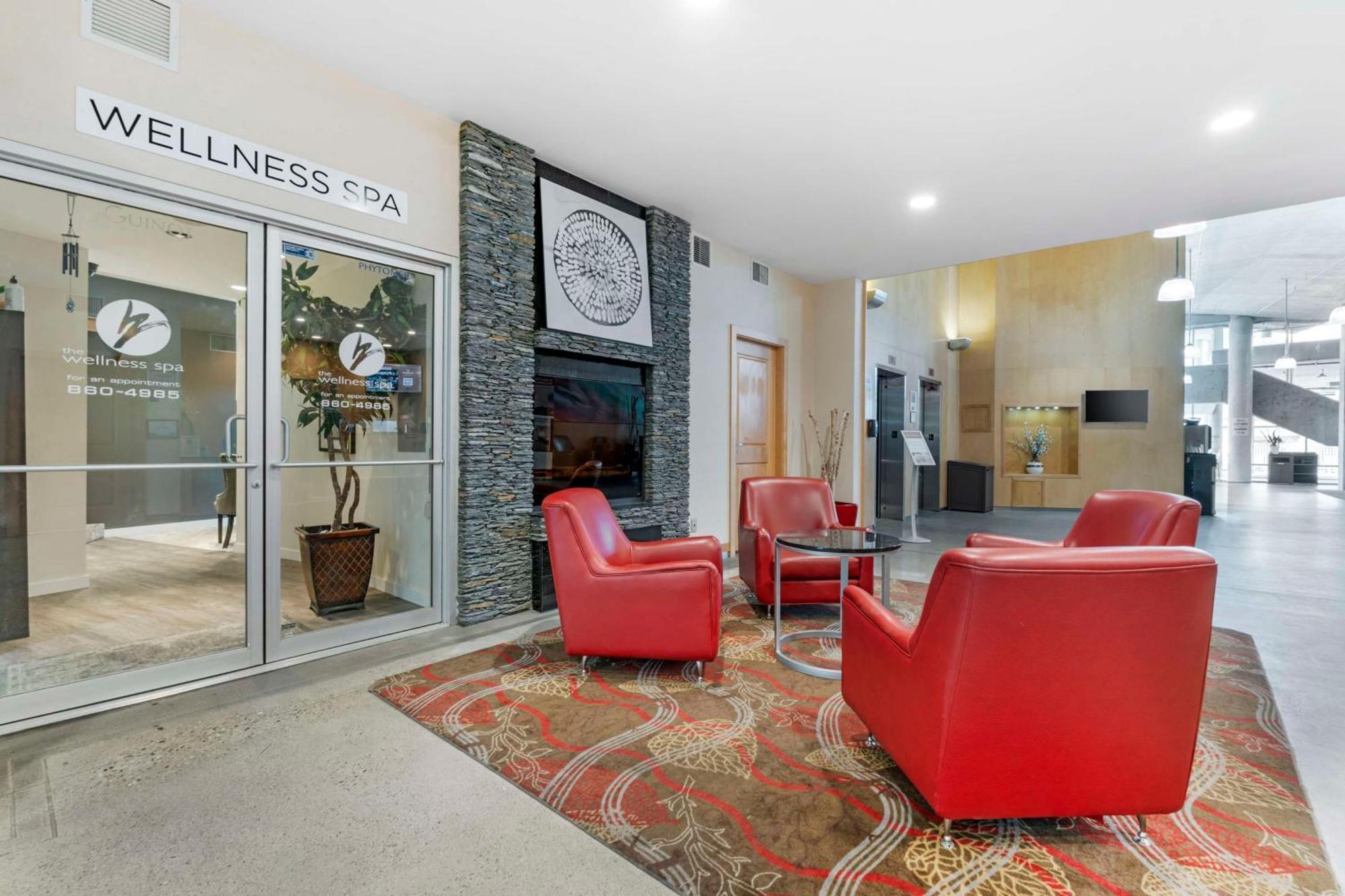 Best Western Plus Kelowna Hotel & Suites Eksteriør billede