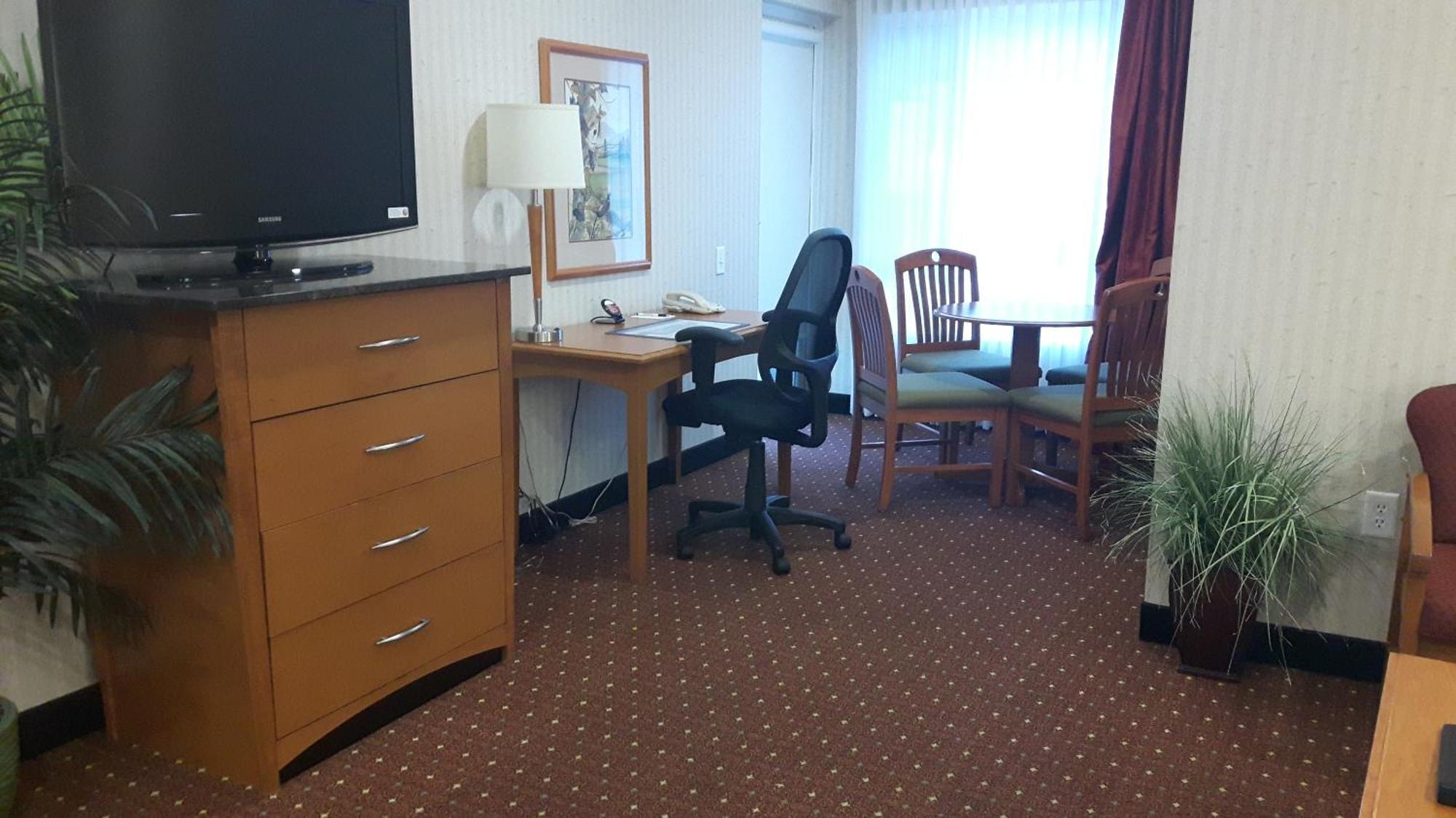 Best Western Plus Kelowna Hotel & Suites Værelse billede