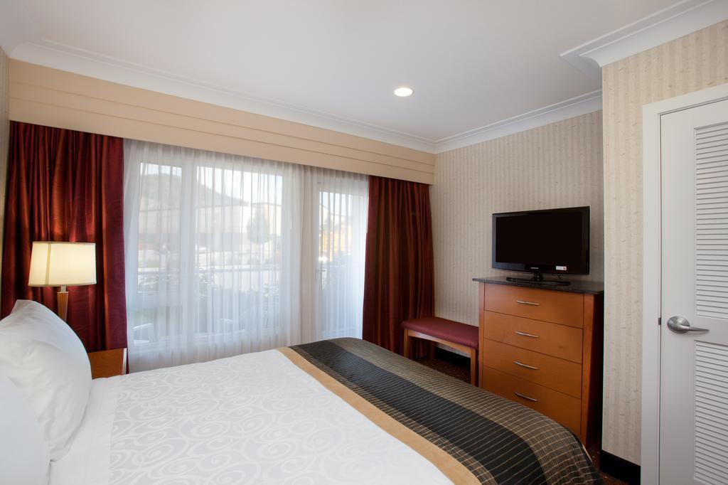 Best Western Plus Kelowna Hotel & Suites Værelse billede
