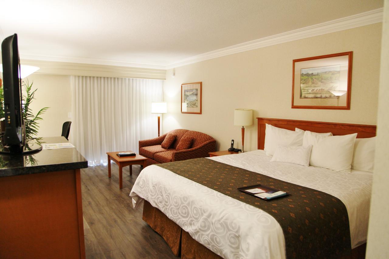 Best Western Plus Kelowna Hotel & Suites Eksteriør billede