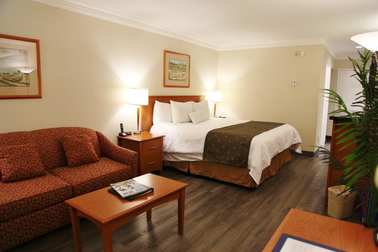 Best Western Plus Kelowna Hotel & Suites Eksteriør billede