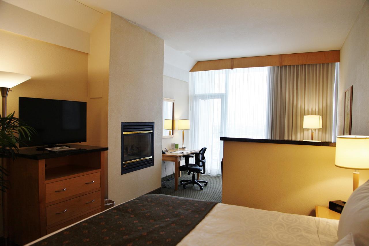 Best Western Plus Kelowna Hotel & Suites Eksteriør billede